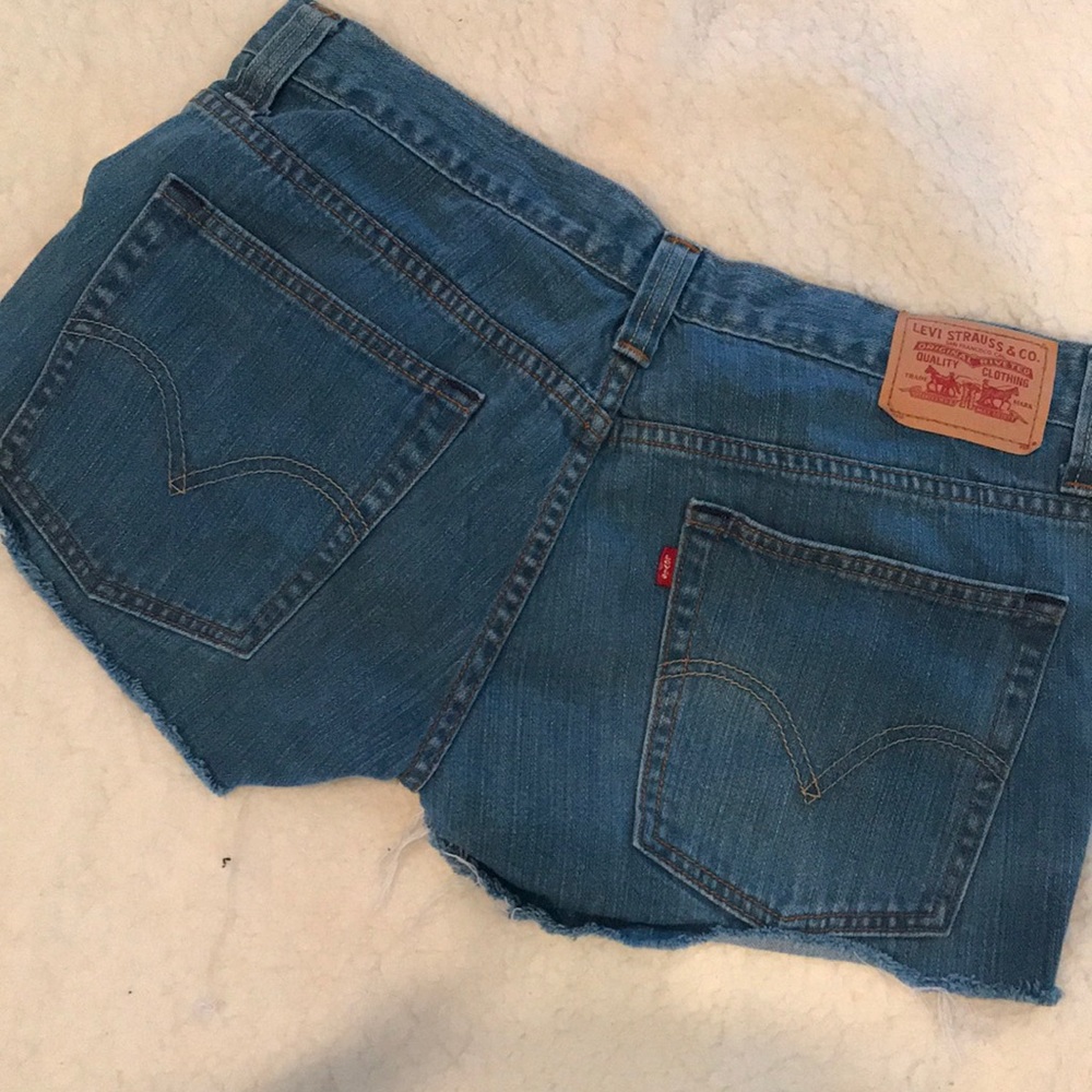 Vintage Levi’s cut off shorts